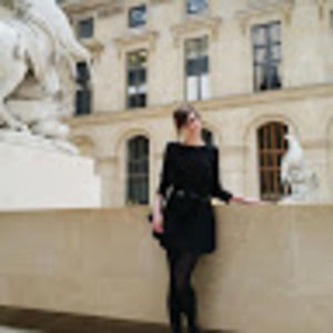 Meet your Posher, Adrienne